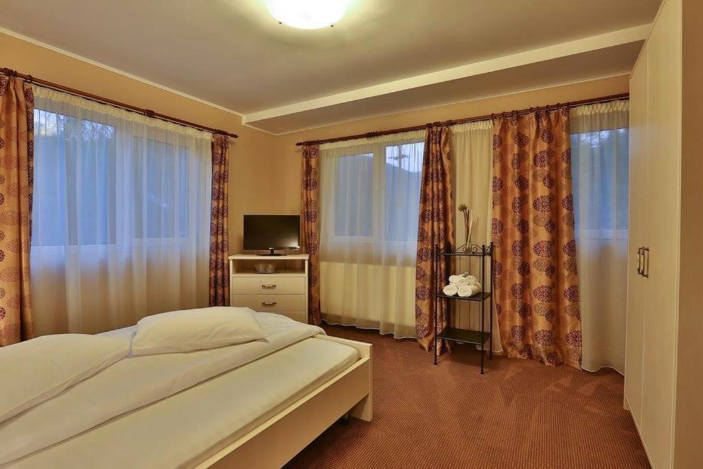 Pensiunea La Padure Cheia, Prahova Hotel Măneciu Exterior foto